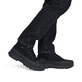 Schwarze Rieker Herren Schnürstiefel 30302-00 mit dem umdrehbaren Glacier Grip. Schuh am Fuß.
