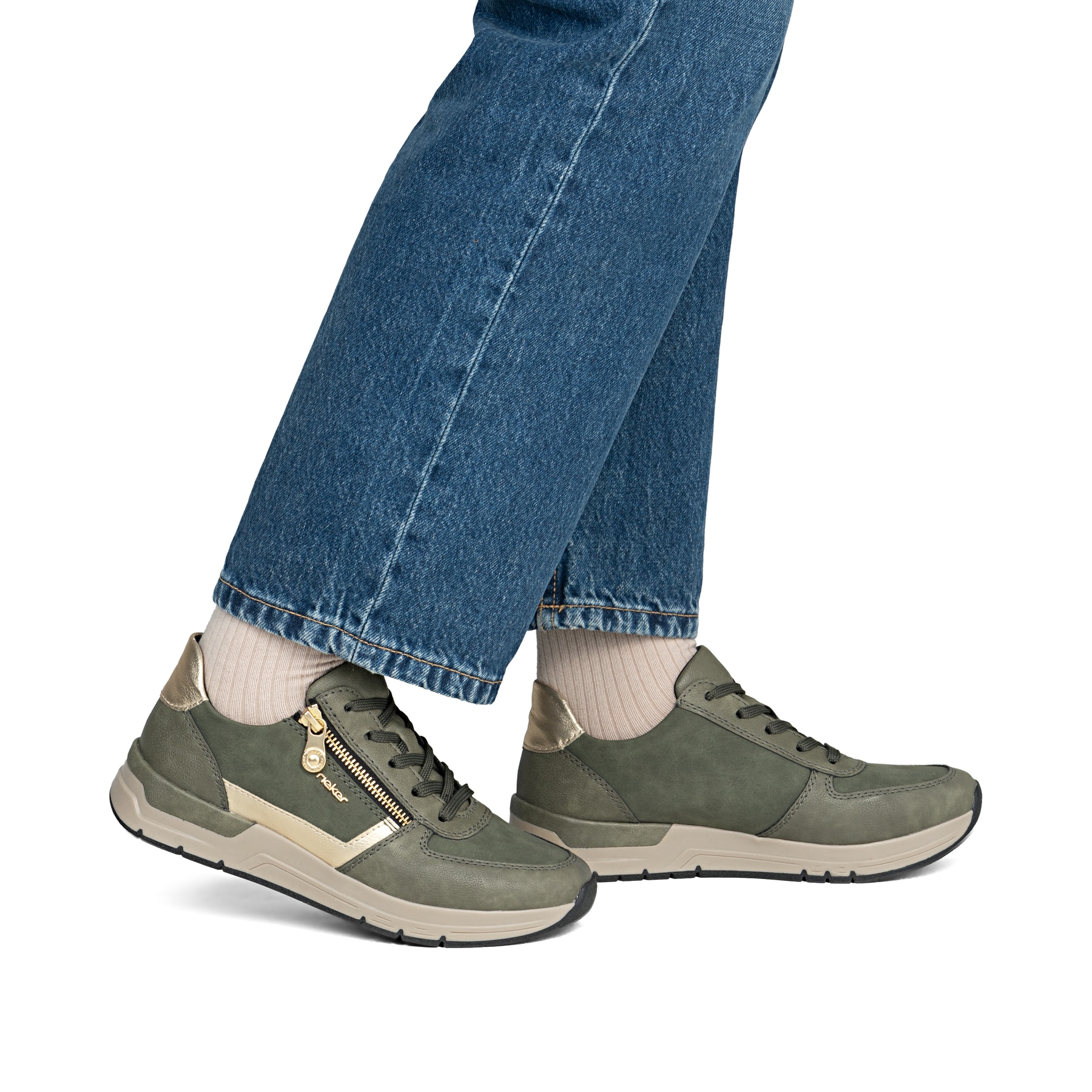 Baskets basses Rieker vertes pour femme 58902-54 avec fermeture éclair. Chaussure au pied.
