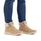 Vegane, beige Rieker Damen Sneaker High M8510-60 mit Teddyfell-Kragen. Schuh am Fuß.