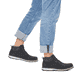 Urbanschwarze Rieker Herren Schnürstiefel 38419-00 mit einer robusten Profilsohle. Schuh am Fuß