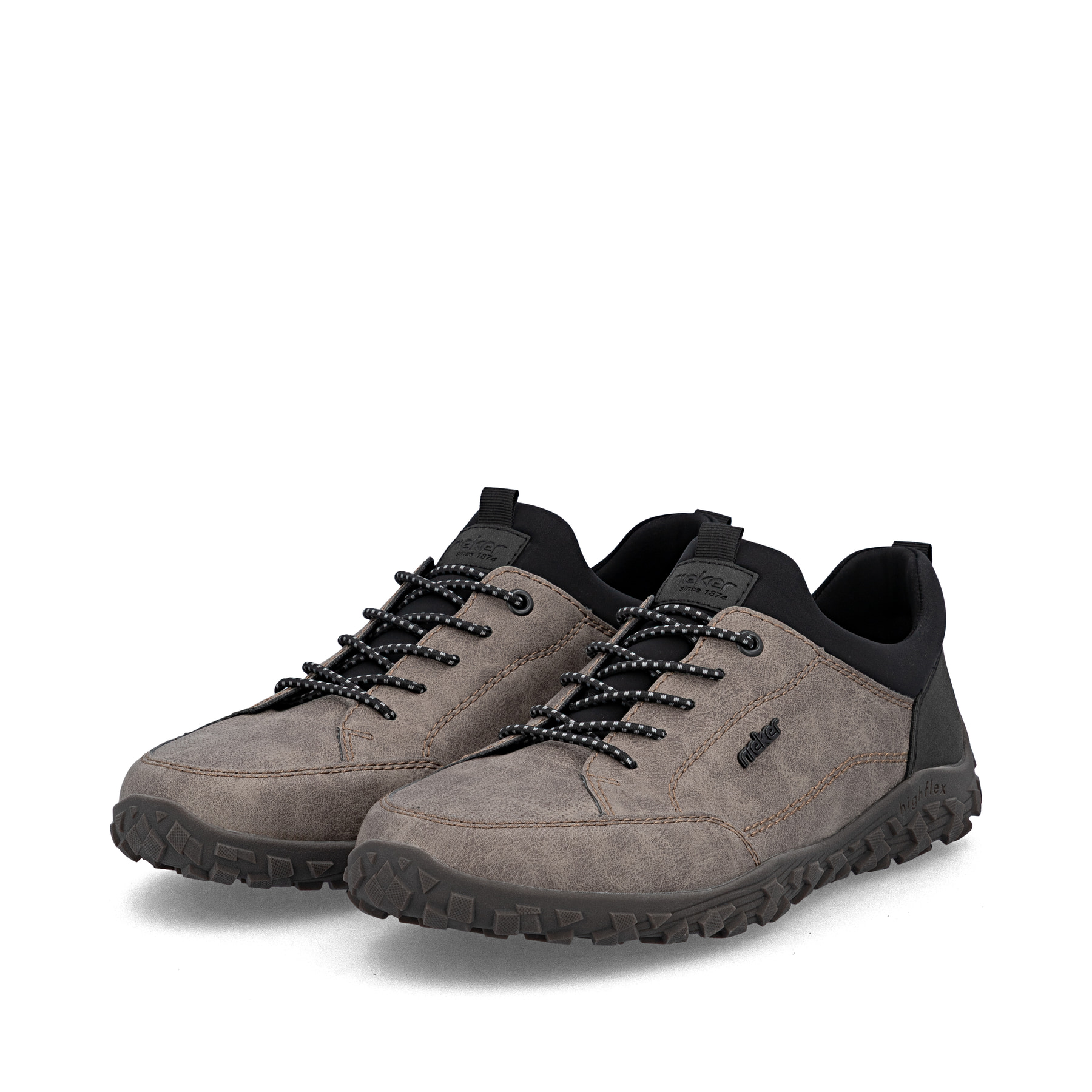 Mocassins Rieker beiges hommes 08150-64 avec la fonctionnalité Highflex. Chaussures inclinées sur le côté.