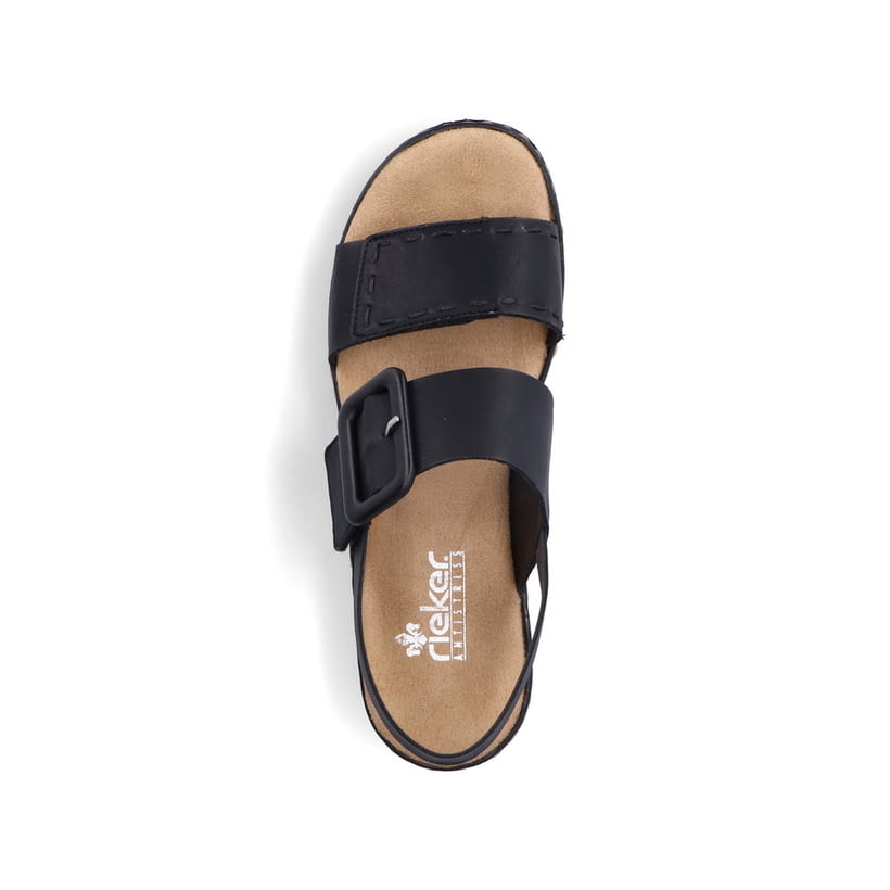Schwarze Rieker Keilsandaletten 62950-00 mit trendigen Schnalle. Schuh von oben.