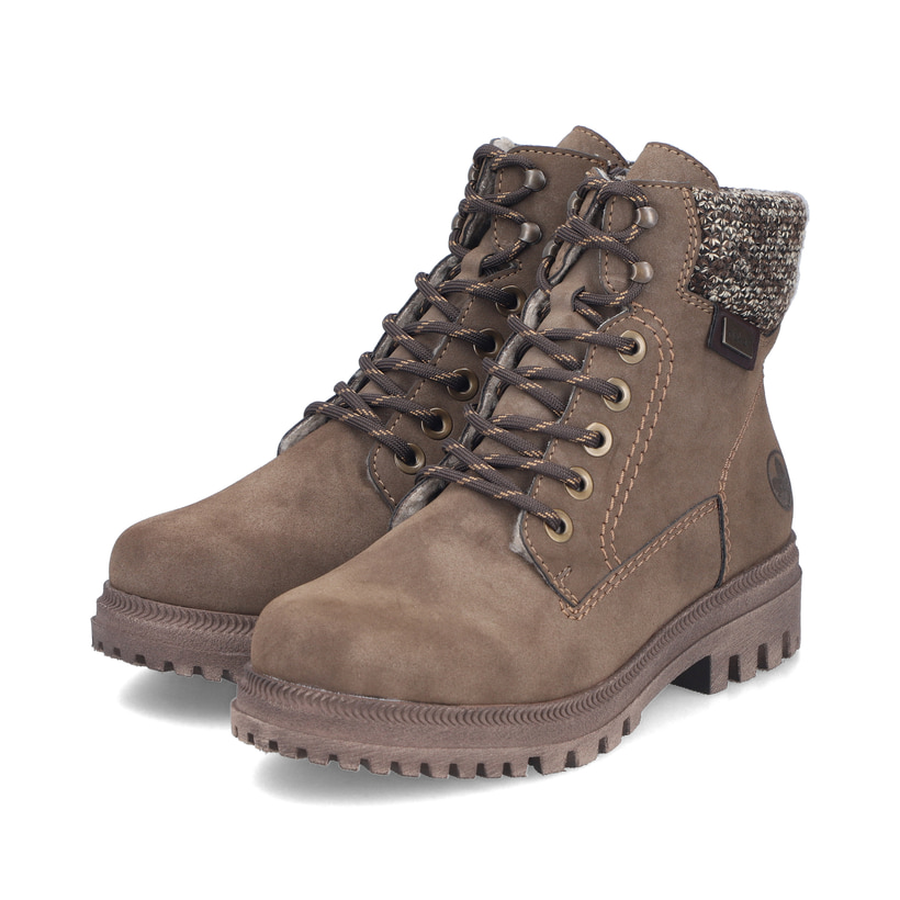Braune Rieker Damen Schnürstiefel Y7621-25 mit Strick-Kragen. Schuhpaar seitlich schräg.