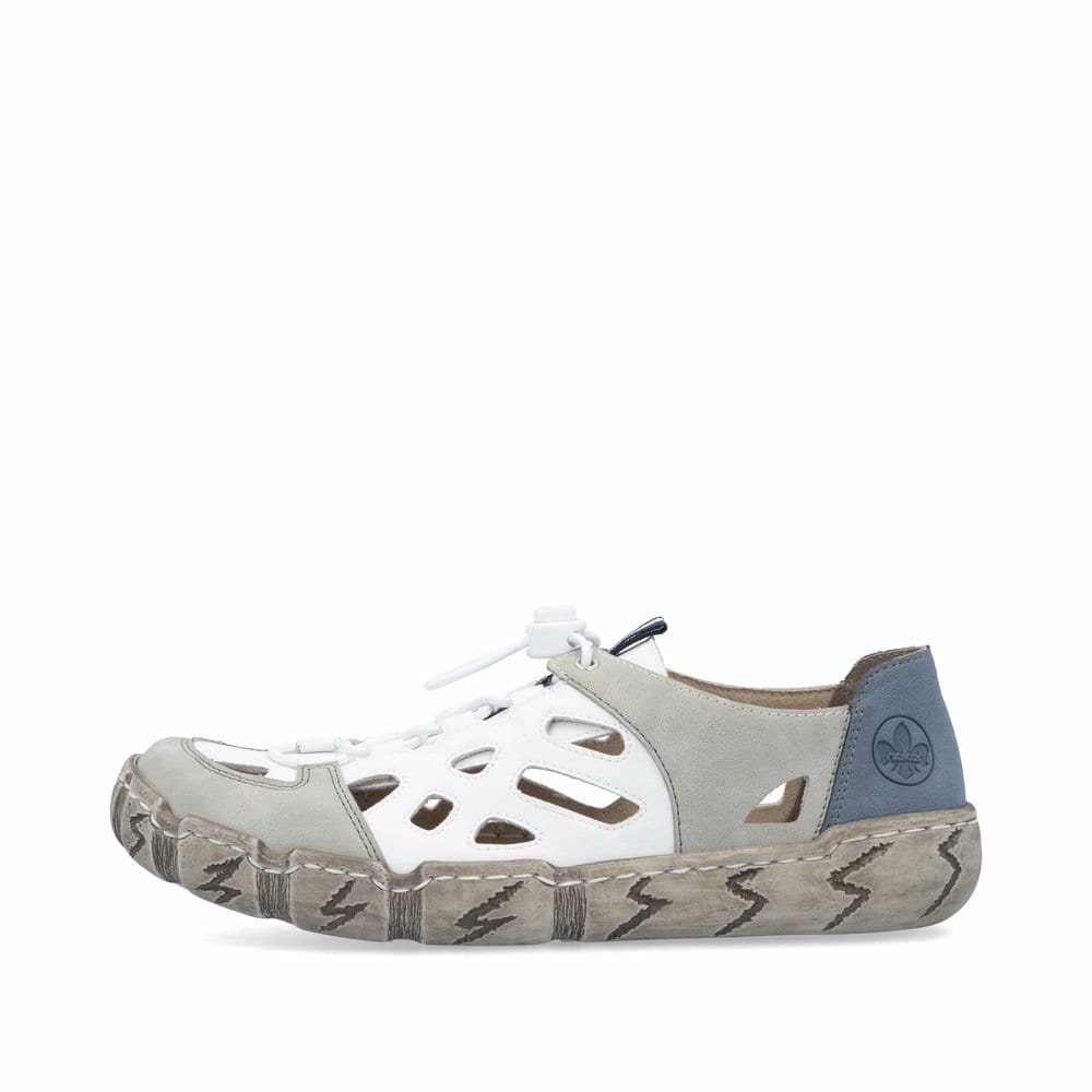 Weiße Rieker Damen Slipper L0358-80 mit Gummizug sowie extra weicher Decksohle. Schuh Außenseite.