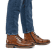 Braune Rieker Herren Schnürstiefel 33440-24 aus Glattleder. Schuh am Fuß.