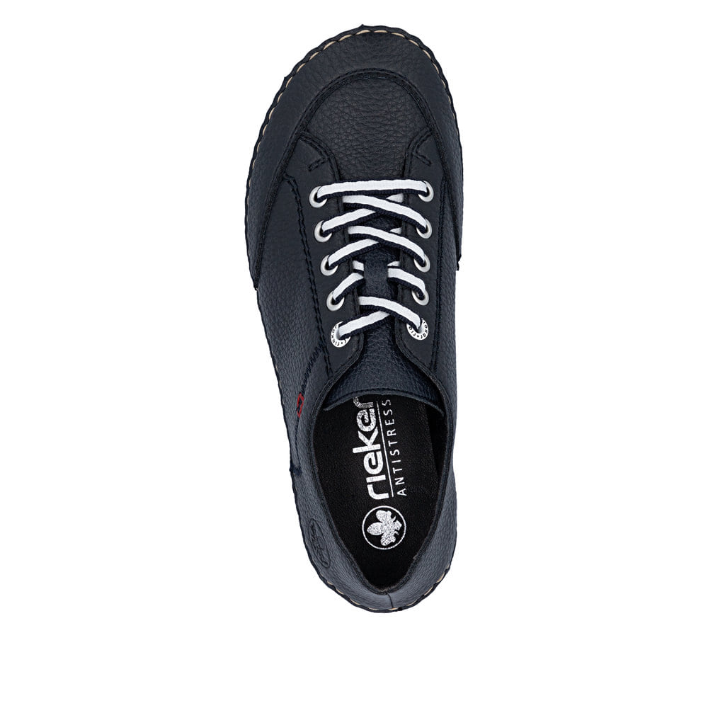 Blaue Rieker Damen Schnürschuhe 55901-14 aus Glattleder mit modernen Ziernähten. Schuh von oben.