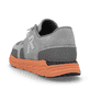 Graue Rieker Herren Sneaker Low 09100-45 mit einer Gummischnürung. Schuh von hinten.