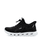 Schwarze Rieker Damen Sneaker Low M6066-01 mit Gummizug sowie flexibler Sohle. Schuh Außenseite.
