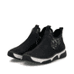 Urbanschwarze Rieker Damen Slipper 45957-00 mit einer schockabsorbierenden Sohle. Schuhpaar schräg.