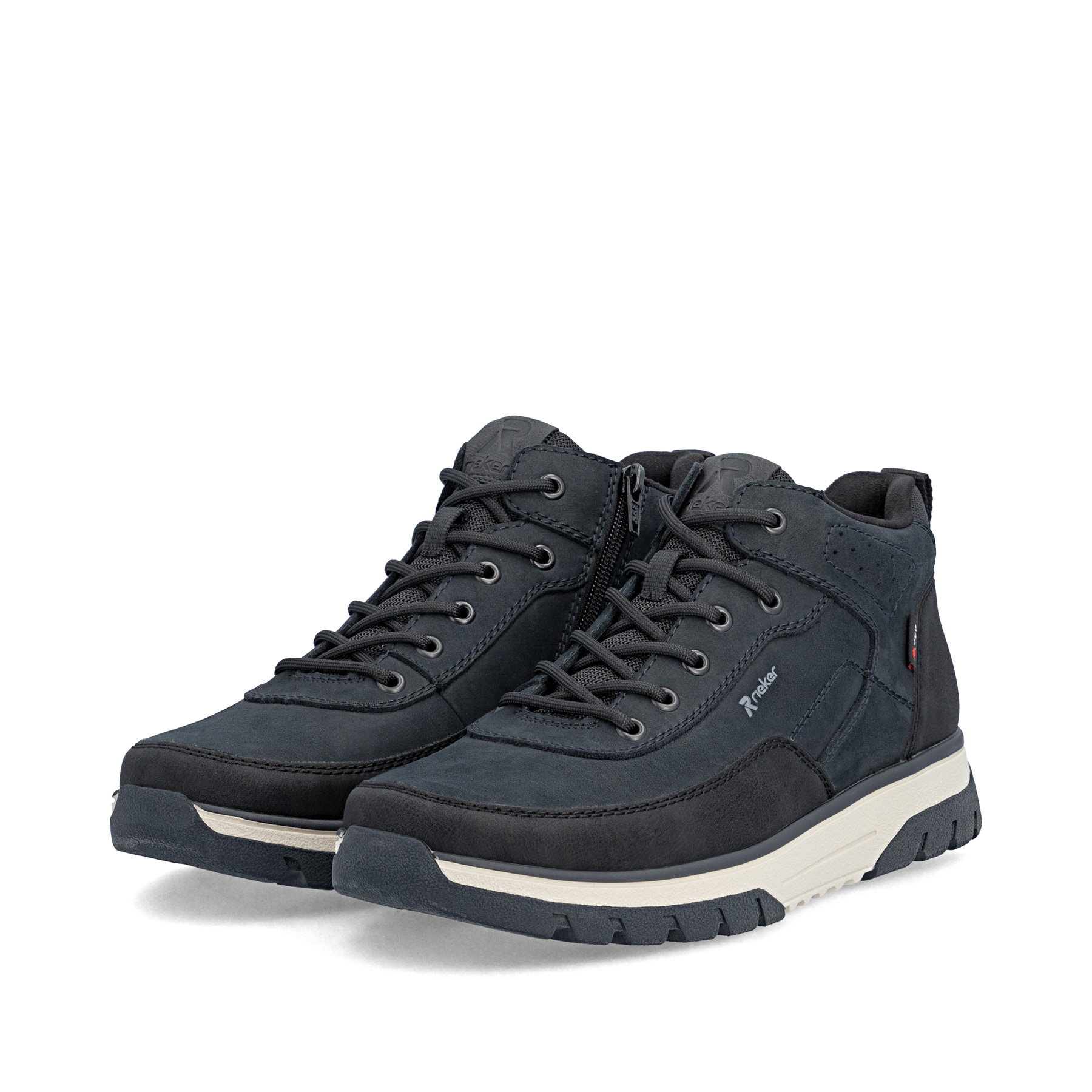 Dunkelblau-schwarze Rieker Herren Sneaker High B9303-14 aus Rauleder. Schuhpaar seitlich schräg.