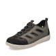 Grüne Rieker Herren Slipper 08665-54 mit Gummischnürung sowie Ziernähten. Schuh seitlich schräg.