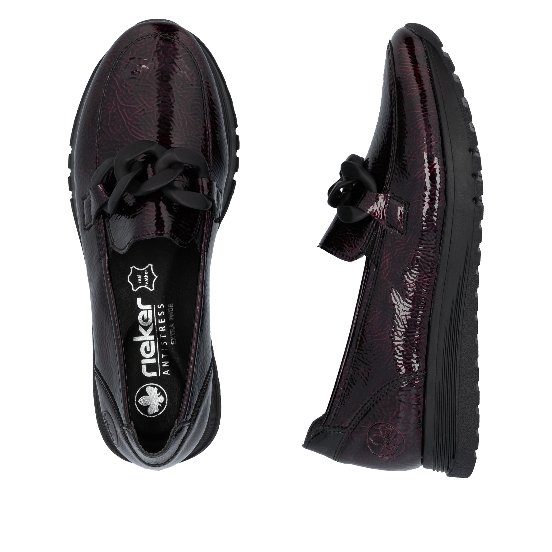 Dunkelrote Rieker Damen Loafer 49051-35 mit Deko-Kette sowie einem Gummizug. Schuh von oben, liegend.