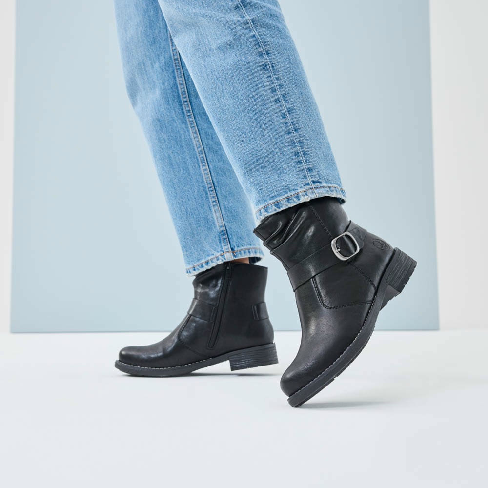 Schwarze Rieker Damen Biker Boots 79462-00 getragen