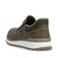 Braungraue Rieker Herren Slipper B9057-25 mit einem Gummizug sowie Extraweite H. Schuh von hinten.