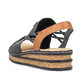 Blaue Rieker Keilsandaletten 62962-14 mit modischen Raffungen sowie Gummizug. Schuh von hinten.