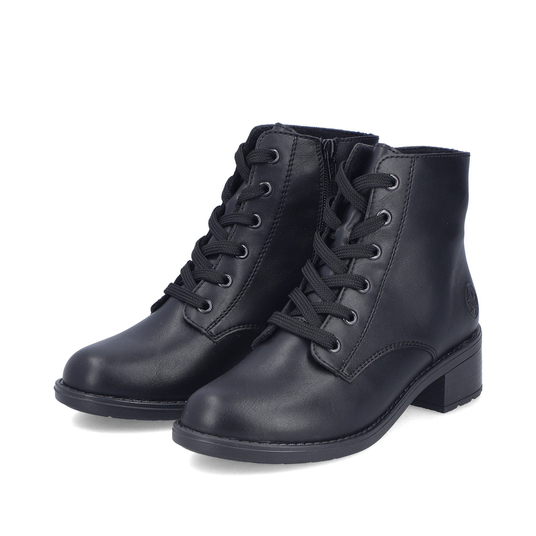 Schwarze Rieker Damen Schnürstiefel 75433-00 mit einem Reißverschluss. Schuhpaar seitlich schräg.
