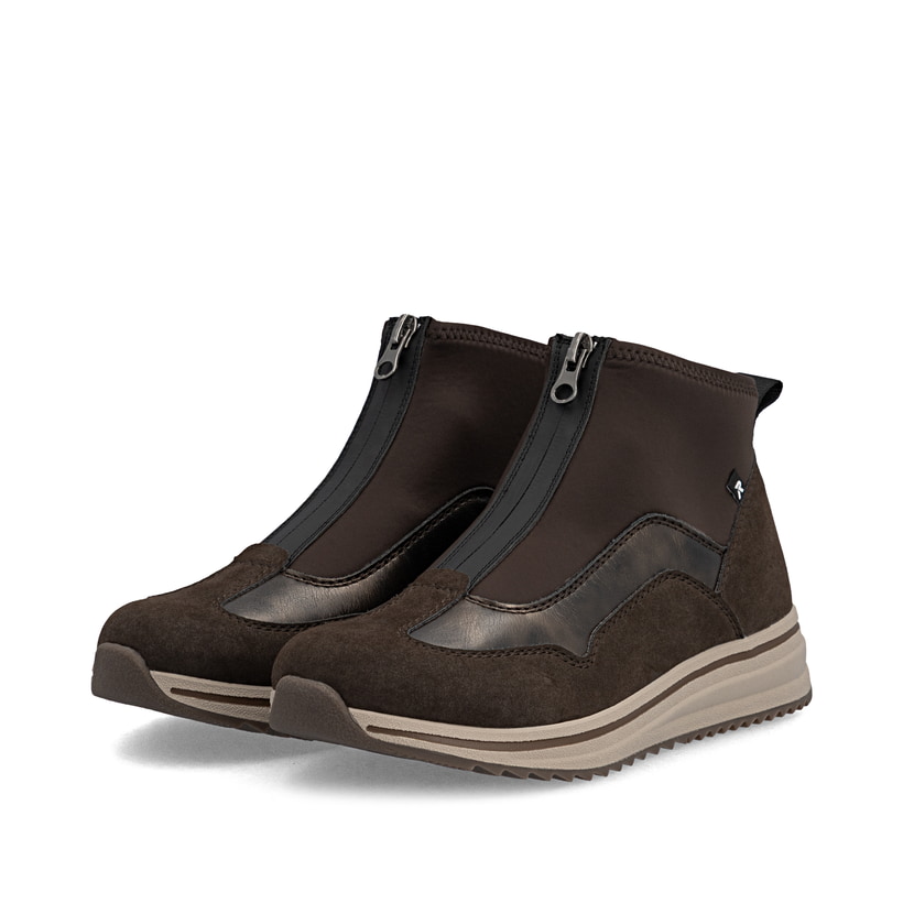 Braun-bronzefarbene Rieker Damen Kurzstiefel L5851-25 mit einem Reißverschluss. Schuhpaar seitlich schräg.