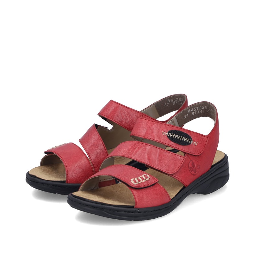 Rote Rieker Damen Riemchensandalen 64573-33 aus Glattleder. Schuhpaar seitlich schräg.