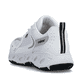 Weiße Rieker Damen Sneaker Low M6501-80 mit einer Schnürung sowie Komfortweite G. Schuh von hinten.