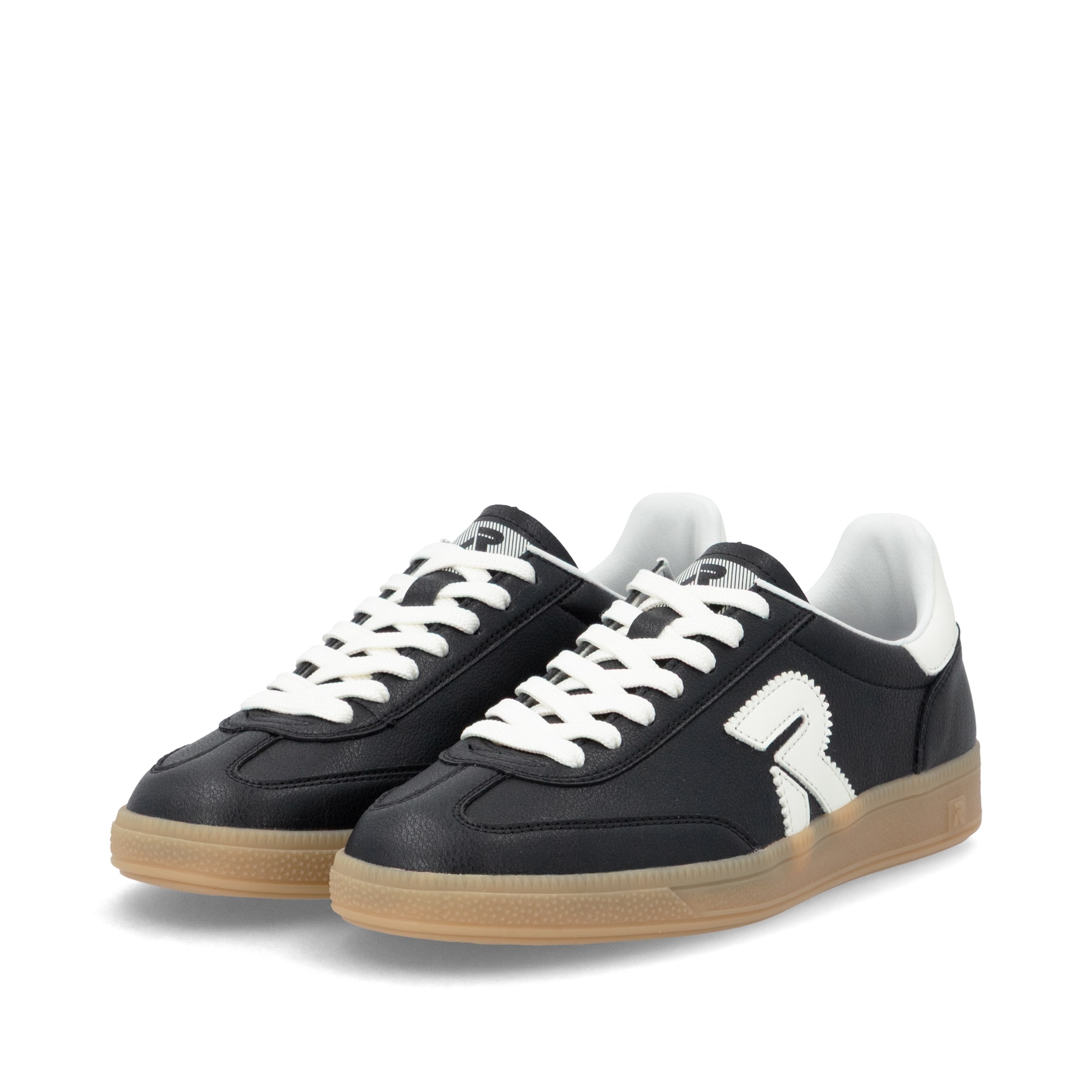 Baskets basses Rieker noires pour homme U2200-00 avec lacets. Chaussures inclinées sur le côté.