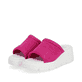 Rosane Rieker Damen Pantoletten W1551-31 mit flexibler und ultra leichter Sohle. Schuhpaar seitlich schräg.