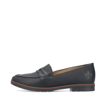 Schwarze Rieker Damen Loafer 45300-00 mit Gummizug sowie schmaler Passform E 1/2. Schuh Außenseite.