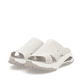 Beige vegane Rieker Damen Pantoletten W3150-60 mit einem Gummizug. Schuhpaar seitlich schräg.