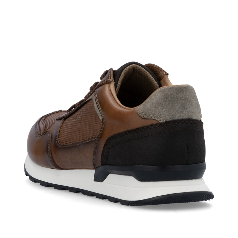 Braune Rieker Herren Sneaker Low U0311-24 mit Schnürung sowie Komfortweite G 1/2. Schuh von hinten.