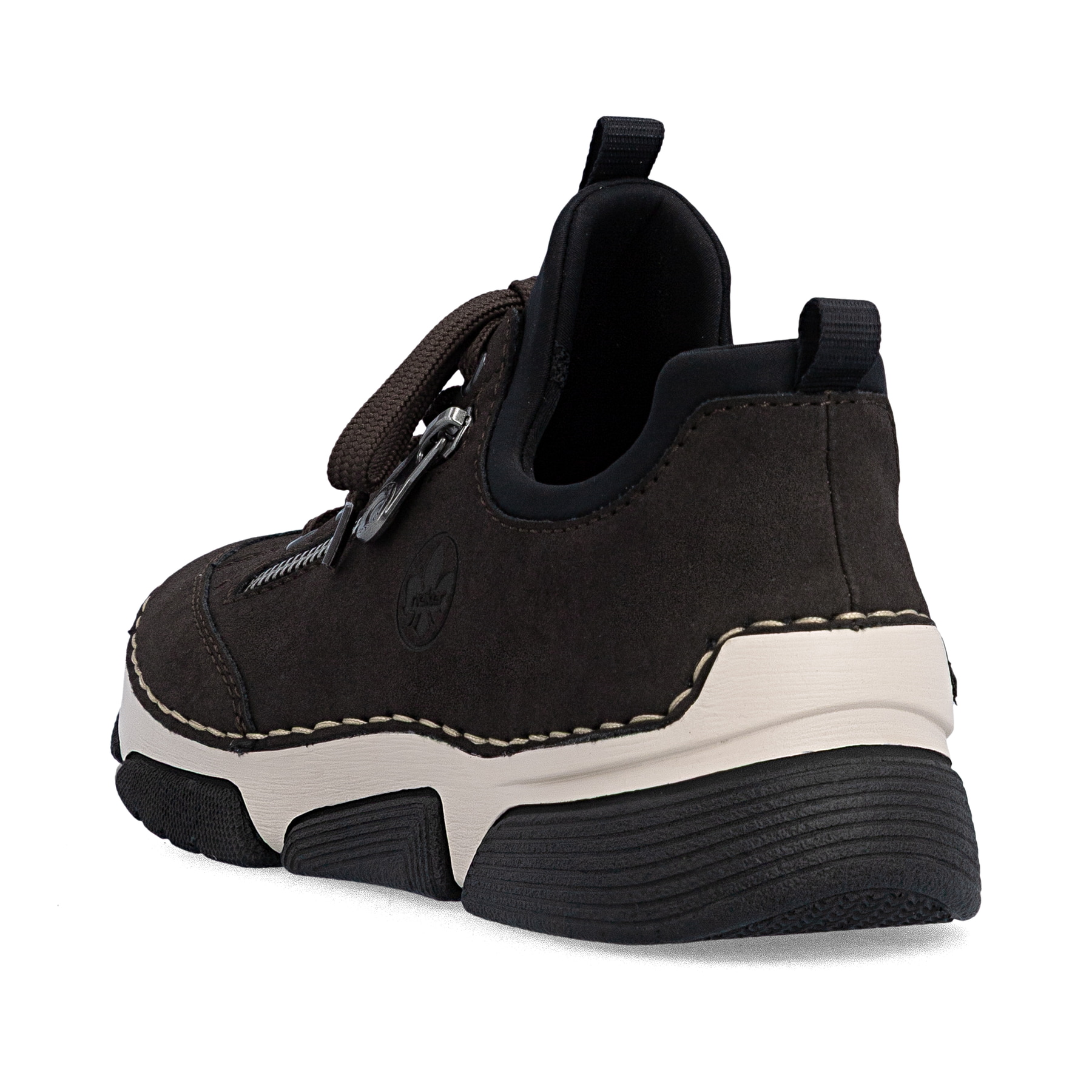 Dunkelbraune Rieker Damen Slipper 45973-25 mit Deko-Reißverschluss. Schuh von hinten.