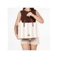 Sac à main Rieker H1074-90 beige avec fermeture éclair et sangle d’épaule amovible et ajustable. Porté.