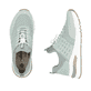 Grüne Rieker Damen Sneaker Low M6651-52 mit einem Gummizug sowie Extraweite H. Schuh von oben, liegend.