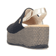 Schwarze Rieker Damen Sandalen 69460-00 mit moderner Spannnaht. Schuh von hinten.