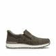 Braungraue Rieker Herren Slipper B9057-25 mit einem Gummizug sowie Extraweite H. Schuh Innenseite.