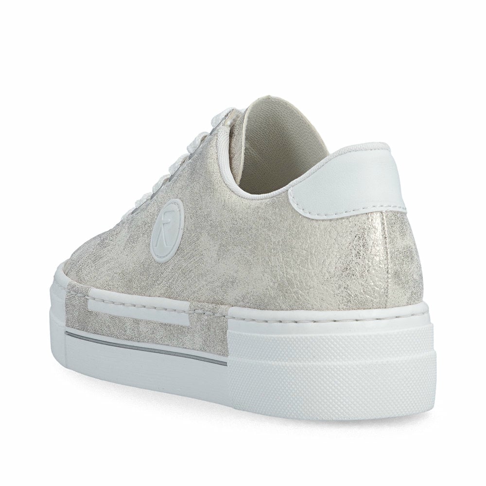 Metallische Rieker Damen Sneaker Low N49W1-90 mit einer Schnürung. Schuh von hinten.