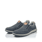Blaue Rieker Herren Slipper 17360-15 mit einem Gummizug sowie der Extraweite H. Schuhpaar seitlich schräg.