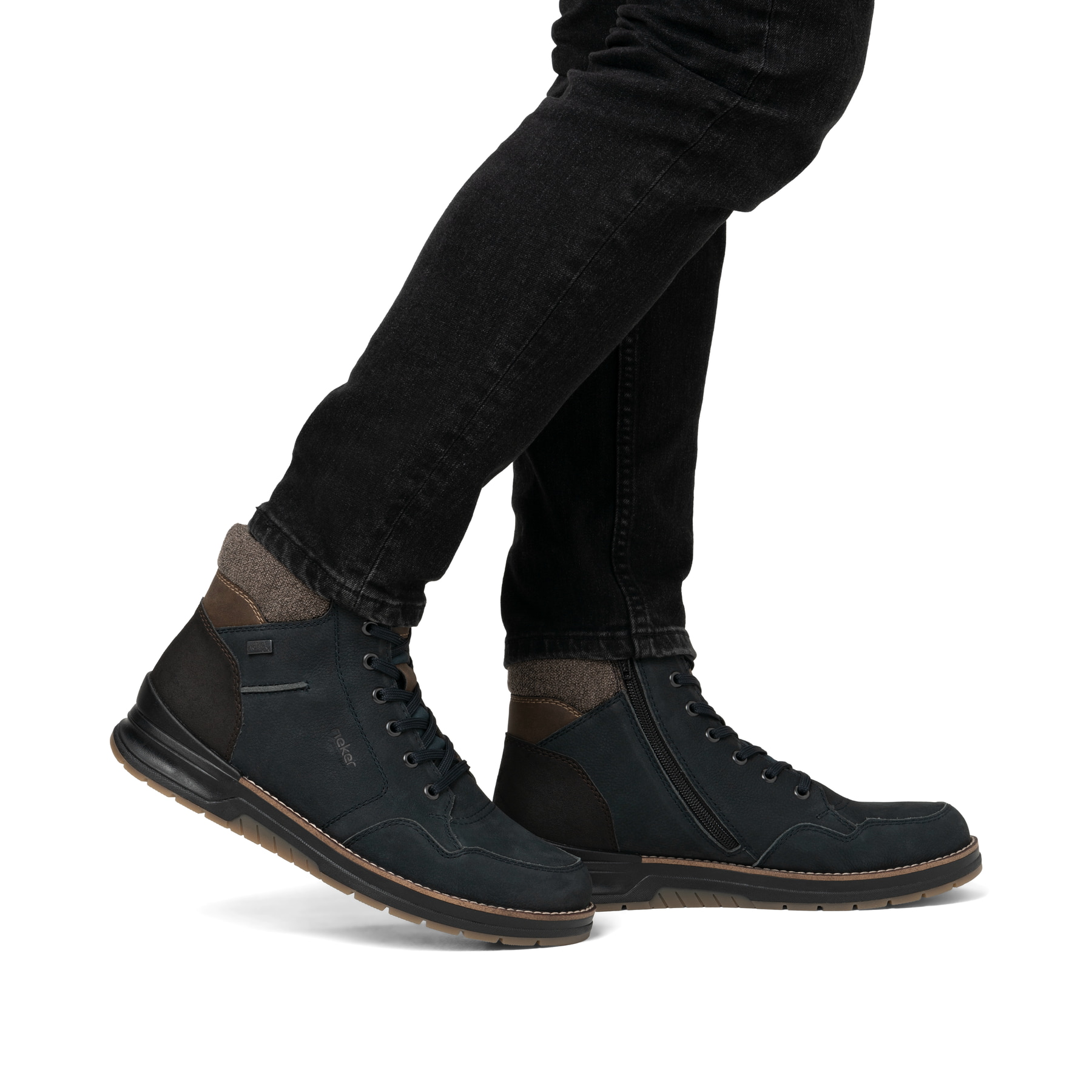 Bottes à lacets Rieker bleues pour homme 32344-14 avec membrane RiekerTEX. Chaussure au pied.