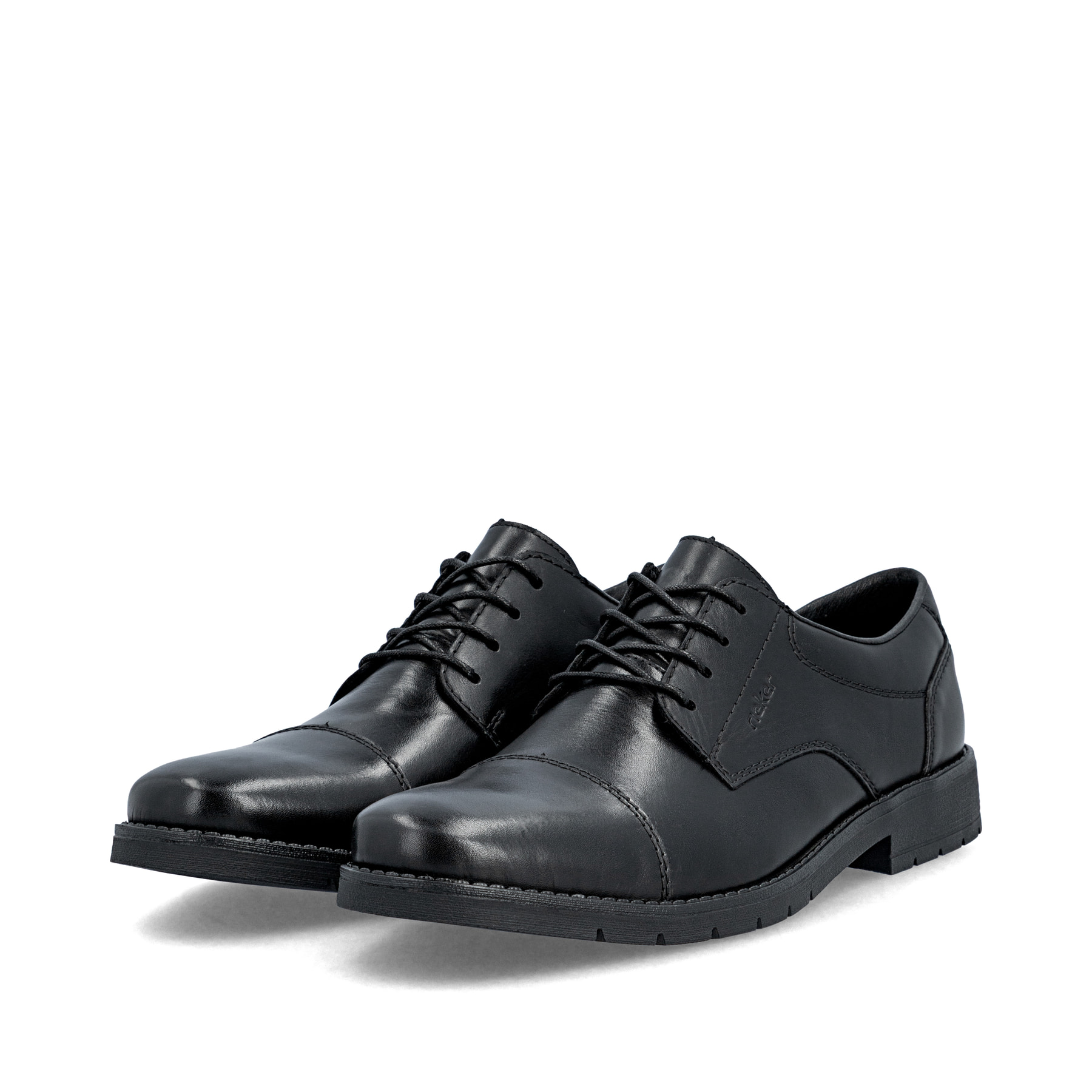 Chaussures à lacets Rieker noires pour hommes 13901-00 en cuir lisse. Chaussures inclinées sur le côté.