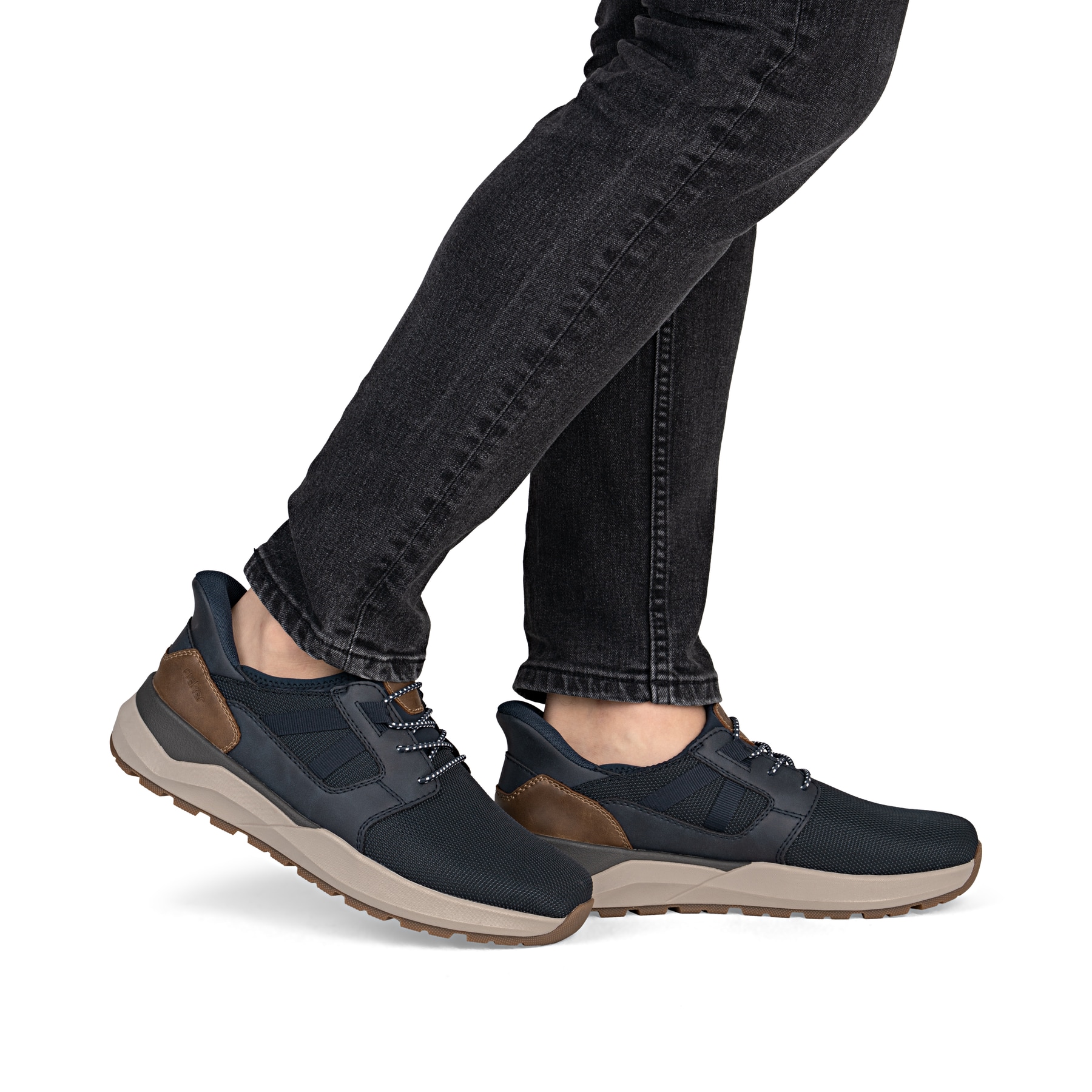 Mocassins Rieker bleus pour homme 06051-14 avec fonction easy in Ready2GO. Chaussure au pied.