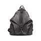 Rieker Rucksack H1055-95 in Schwarz mit schlichter Blumenoptik, Reißverschluss, Handyfach und praktischem Karabiner. Vorderseite.