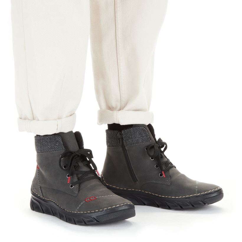 Graue Rieker Damen Schnürstiefel 55031-45 mit einer schockabsorbierenden Sohle. Schuh Innenseite