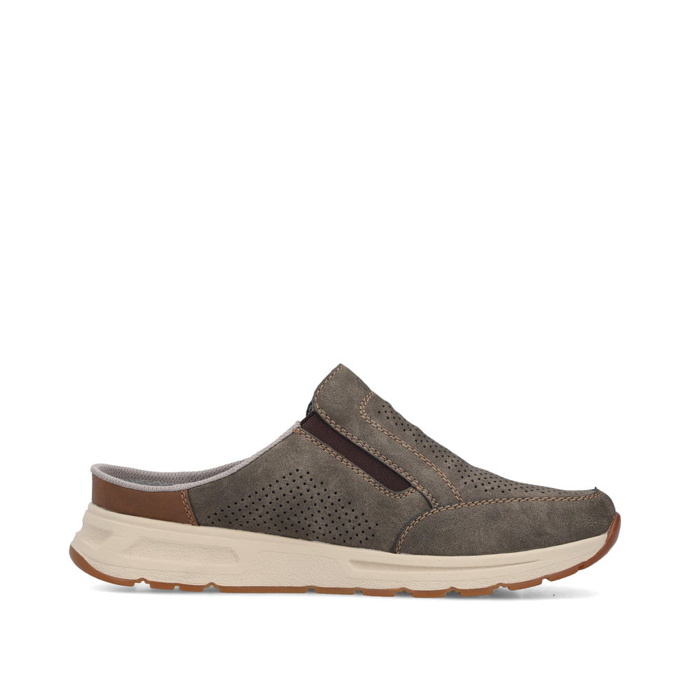 Braune Rieker Herren Clogs B0760-25 mit einem Gummizug sowie der Komfortweite G. Schuh Innenseite.
