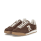 Baskets basses marron Rieker Sport pour femmes W4000-25. Chaussures inclinées sur le côté.