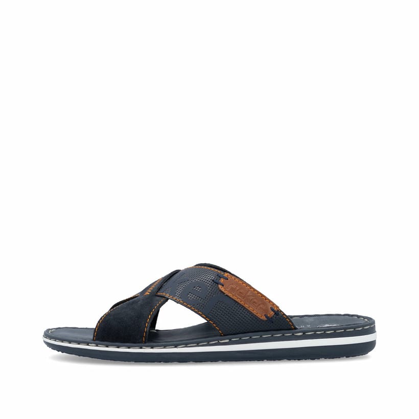Blaue Rieker Herren Pantoletten 21098-14 mit Komfortweite G sowie leichter Sohle. Schuh Außenseite.