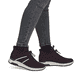 Dunkelrote Rieker Damen Slipper M0059-30 mit easy Hineinschlüpf-Möglichkeit. Schuh am Fuß.