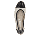 Weiße Rieker Ballerinas L9351-80 mit runden Ziernähten. Schuh von oben.