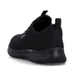 Schwarze Rieker Herren Slipper B9655-00 mit einem Gummizug sowie Komfortweite G. Schuh von hinten.