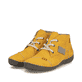 Honiggelbe Rieker Damen Schnürstiefel 52543-69 mit einer Schnürung. Schuhpaar seitlich schräg.
