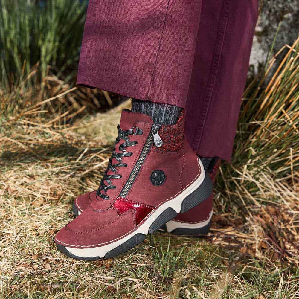 Rote Rieker Damen Schnürstiefel 45960-35 getragen