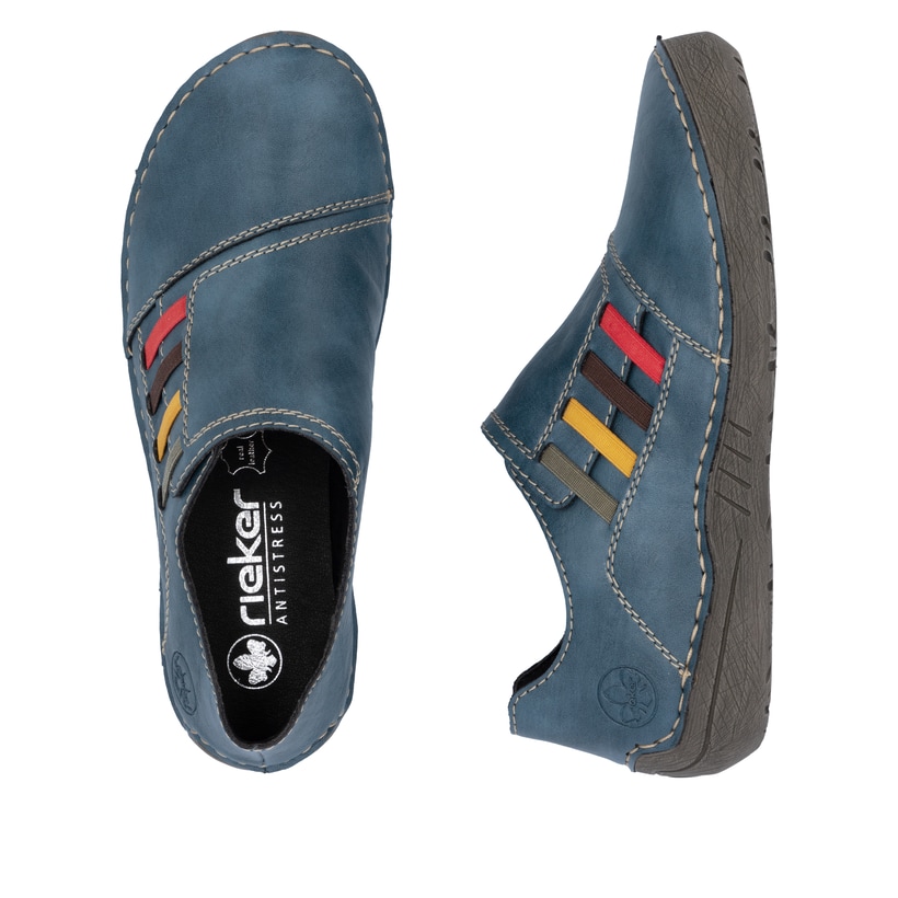 Mocassins Rieker bleus pour femmes 52560-14 avec détails colorés. Chaussure vue de dessus, couchée.