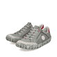 Khakifarbene Rieker Damen Slipper L0355-52 mit eleganten Zierlochungen. Schuhpaar seitlich schräg.